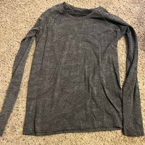 Swifty long sleeve lululemon grey top